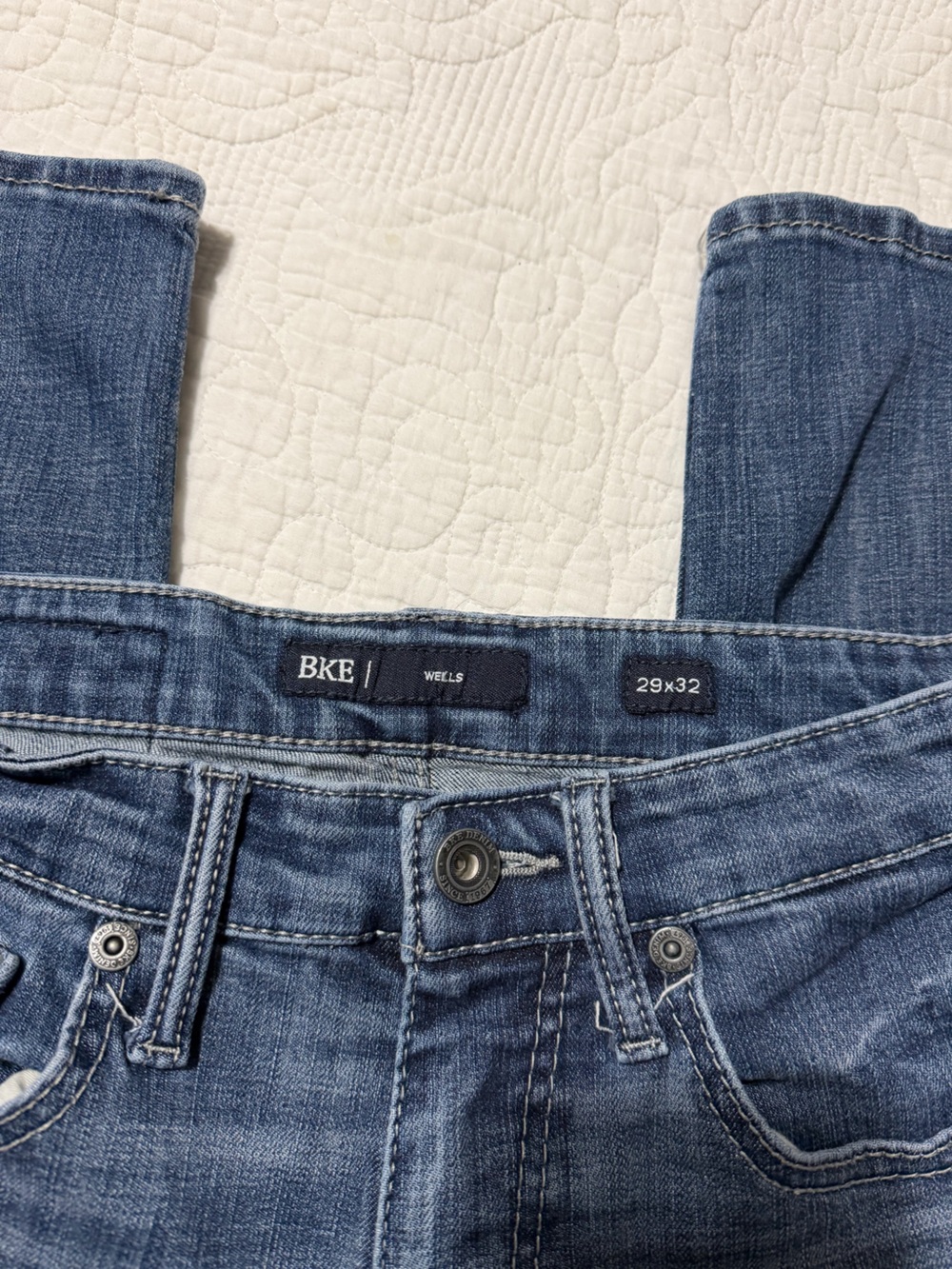 BKE Men's Relaxed Jeans in Medium Blue Wash